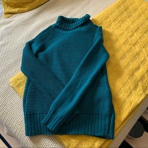 Lululemon kurmasana turtleneck sweater